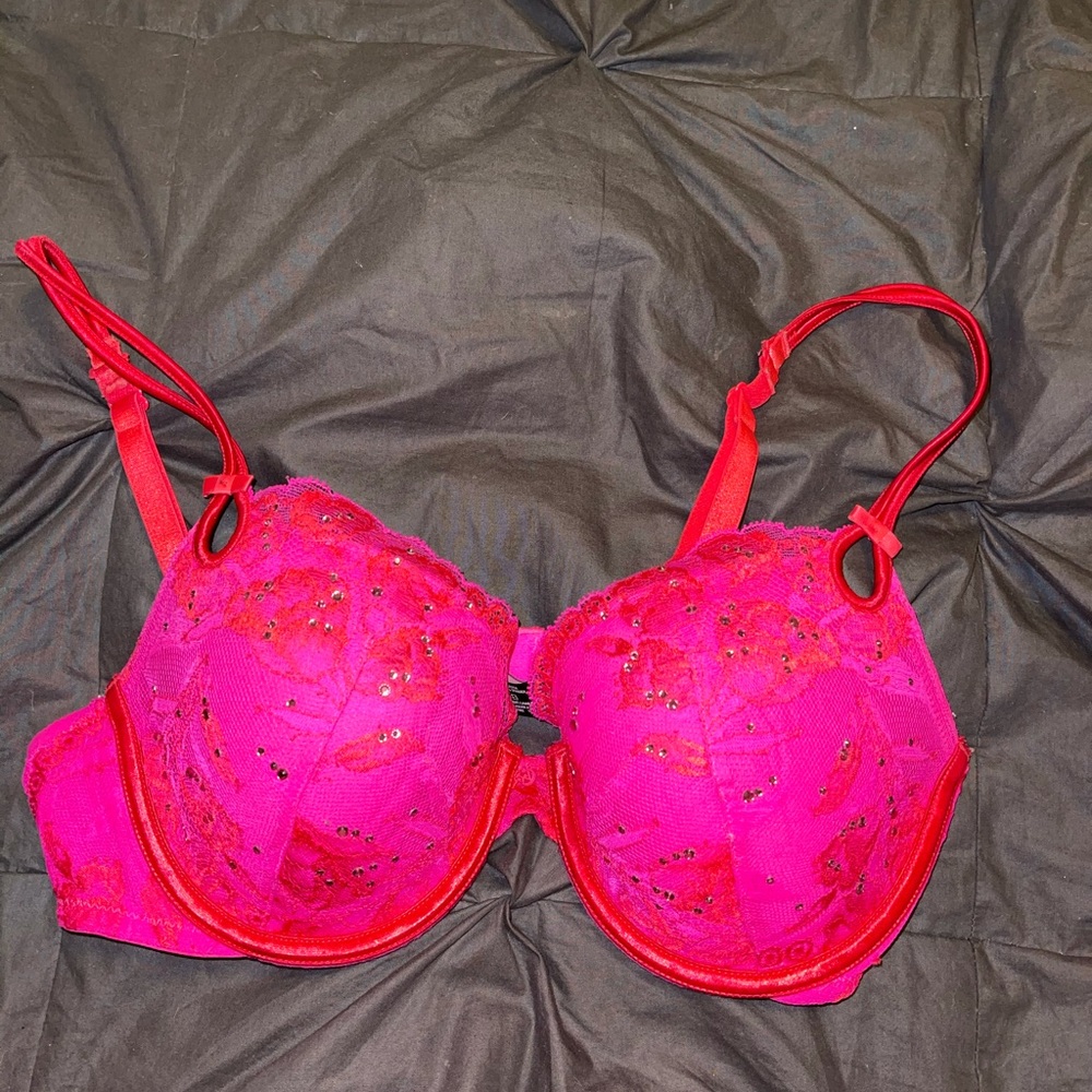 Sexy little things... Victoria secret bra 36c